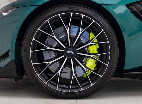 Aston Martin V8 Vantage Roadster F1 Edition 11