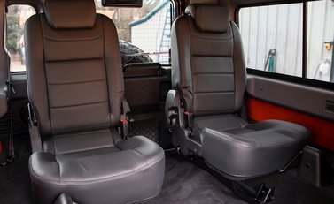 Land Rover Defender 90 Adventure Edition 13