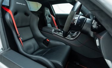 Mercedes-Benz SLS AMG GT 16