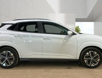 Hyundai KONA 64kWh Premium SUV 5dr Electric Auto (10.5kW Charger) (204 ps) 5