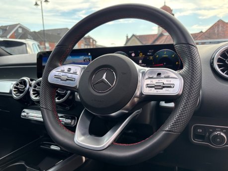 Mercedes-Benz GLB GLB 220 D 4MATIC AMG LINE PREMIUM PLUS 19