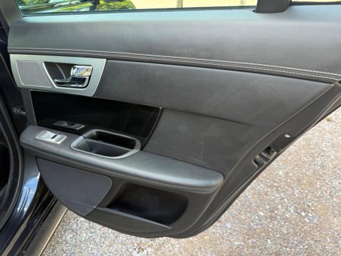 Jaguar XF 3.0d S V6 Portfolio Auto Euro 5 (s/s) 4dr 30