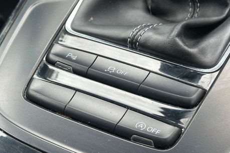 Audi A4 2.0 TDI Black Edition Saloon 4dr Diesel Manual Euro 5 (s/s) (177 ps) 32
