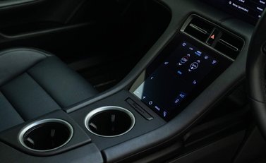 Porsche Taycan 4 CROSS TURISMO 19