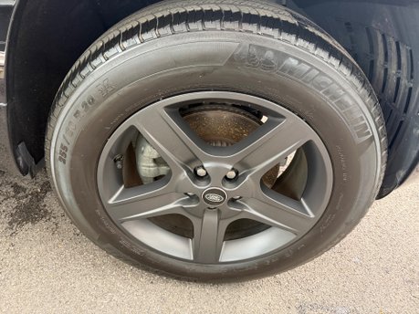 Land Rover Defender 3.0 D250 MHEV X-Dynamic SE SUV 3dr Diesel Auto 4WD Euro 6 (s/s) (250 ps) 15