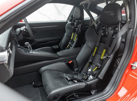 Porsche 911 GT2 RS Weissach (991) 22