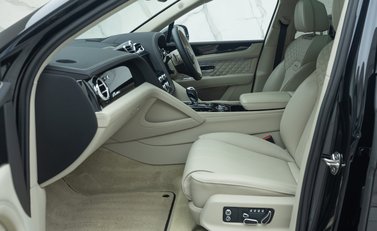 Bentley Bentayga V8 AZURE 22