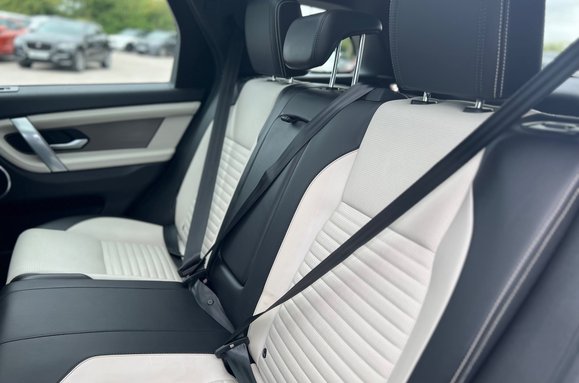 Land Rover Discovery Sport URBAN EDITION D200 MHEV AUTO 33