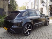 Porsche Macan 2.0T PDK 4WD SUV 16