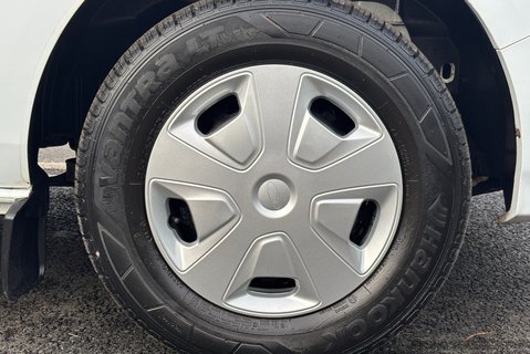 Ford Transit Custom 300 L2 H2 Trend 130 ps Panel Van - Air Con 28