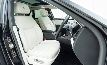 Rolls-Royce Ghost Series II 10