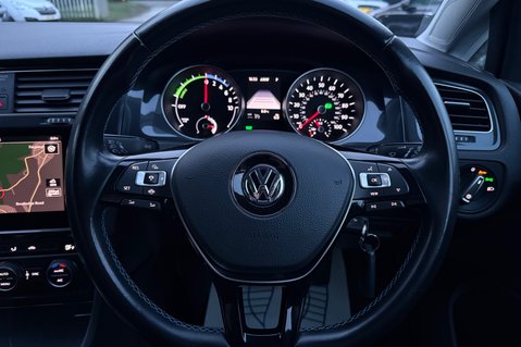 Volkswagen e-Golf E-GOLF - 12 MONTHS MOT -APPLE CAR PLAY  7