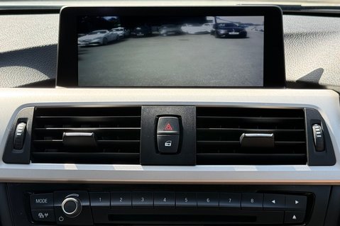 BMW 3 Series 320I SE TOURING AUTOMATIC -APPLE CAR PLAY -CAMERAS -XENONS -LOW MILEAGE 13