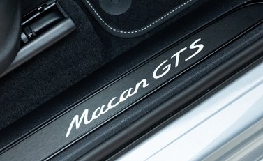 Porsche Macan GTS 19