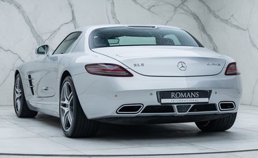 Mercedes-Benz SLS AMG 15