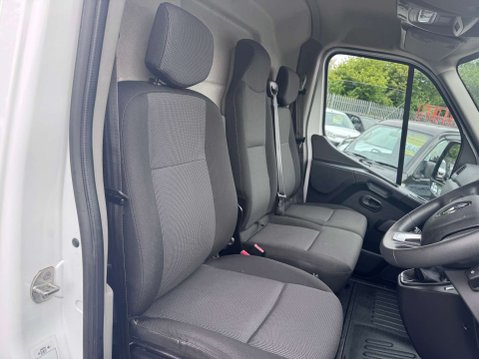 Renault Master 2.3 dCi 35 Business+ Panel Van 4dr Diesel Manual FWD LWB Medium Roof Euro 6 27