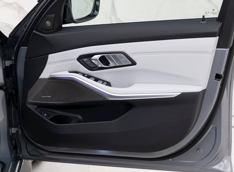 BMW M3 Competition xDrive 21