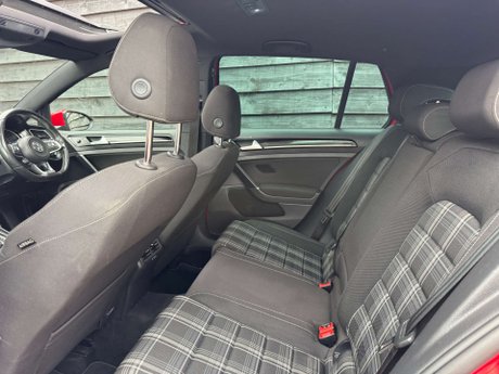 Volkswagen Golf 2.0 Golf GTD Semi-Auto 5dr 28