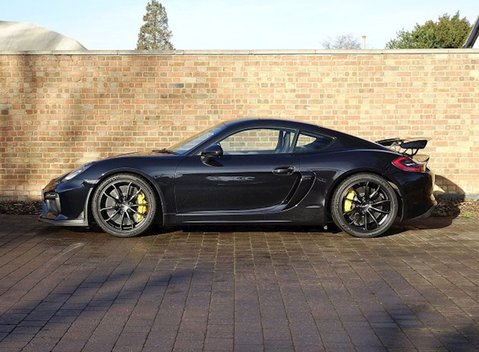 Porsche Cayman GT4 22