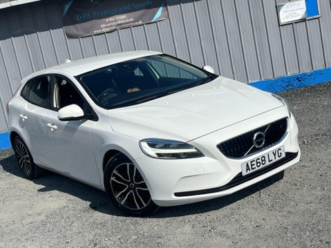 Volvo V40 2.0 T2 GPF Momentum Nav Plus Euro 6 (s/s) 5dr 46