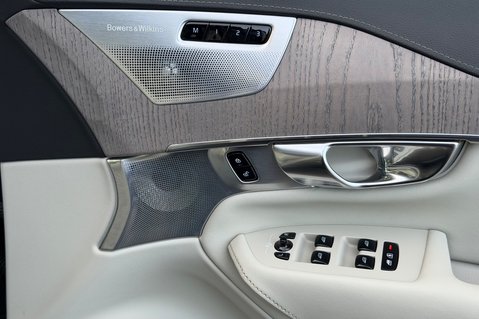 Volvo XC90 RECHARGE T8 ULTIMATE AWD - BLOND LEATHER - VAT QUALIFYING 39