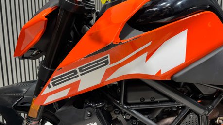 KTM Duke 2019 ONLY 11K RUNNING PROJECT NAKED BIKE 125CC 23