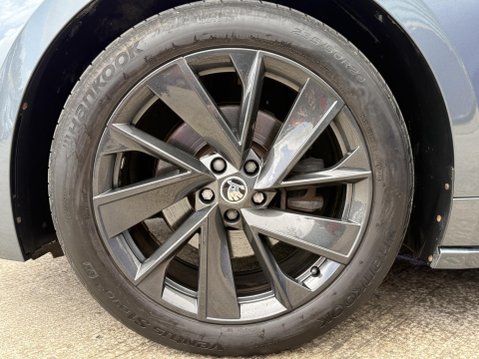 Skoda Enyaq iV 82kWh 80 SportLine SUV 5dr Electric Auto (DC125kW) (204 ps) 17