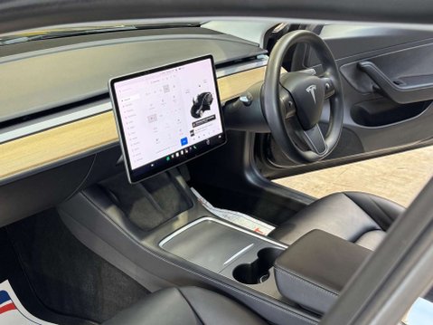 Tesla Model 3 Model 3 Long Range AWD 4WD 4dr 9