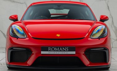 Porsche Cayman GT4 (718) 7