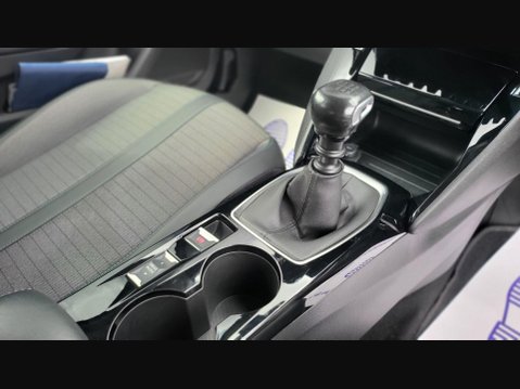 Peugeot 2008 PURETECH S/S ALLURE PREMIUM 16