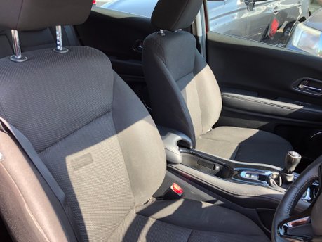 Honda HR-V 1.6 I-DTEC SE NAVI 50,000m, 1 owner Full Honda History £20 road tax 13