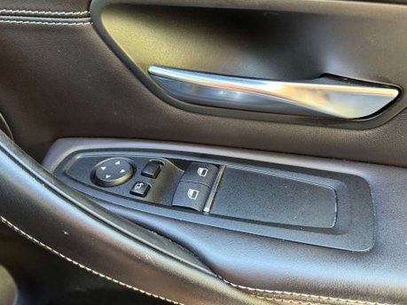 BMW M4 3.0 M4 Competition Edition Package Semi-Auto 2dr 32