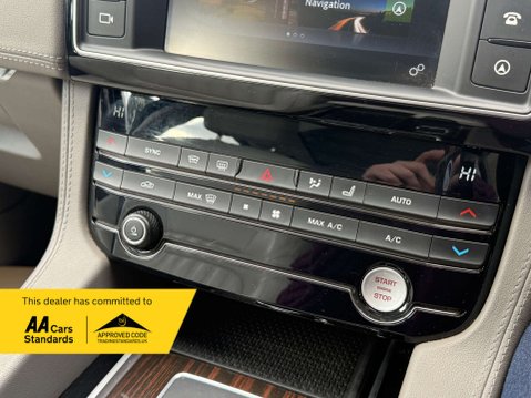 Jaguar F-Pace 2.0 F-PACE Portfolio AWD D Auto 4WD 5dr 57