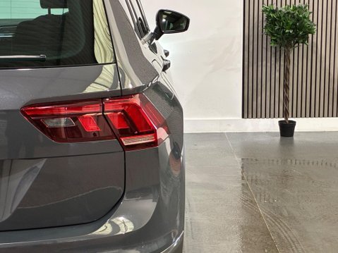 Volkswagen Tiguan 1.5 TSI Active DSG Euro 6 (s/s) 5dr 52