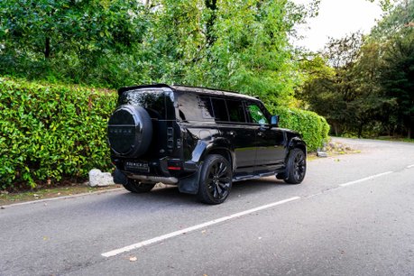 Land Rover Defender 110 X-DYNAMIC HSE. URBAN UPGRADES. REAR SCREENS. PANO ROOF. E/SUSPENSION. 2