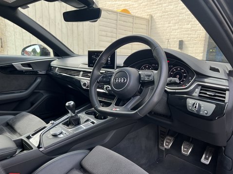 Audi A4 2.0 TDI Black Edition Saloon 4dr Diesel Manual Euro 6 (s/s) (150 ps) 18