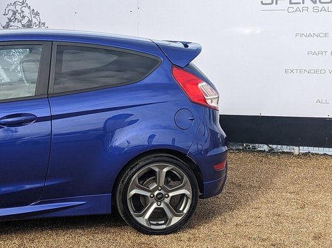 Ford Fiesta ST-3 6