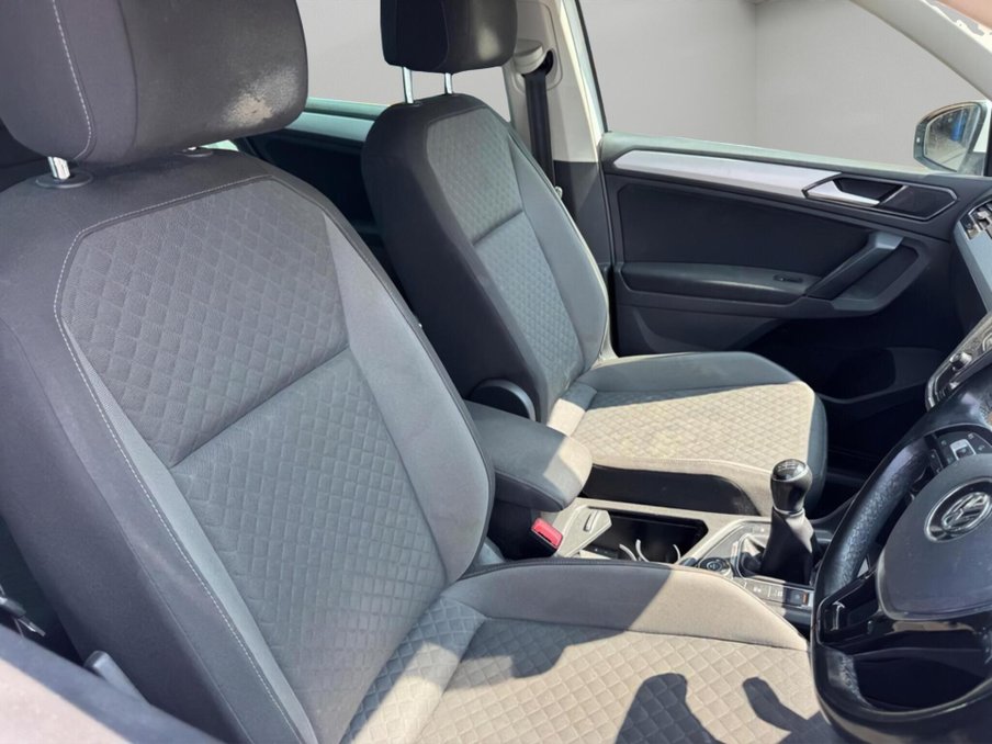 2017 Volkswagen Tiguan — image 8