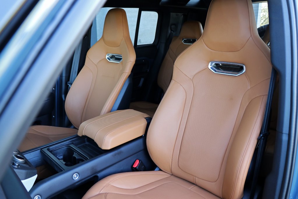 Defender 110 Commercial 13