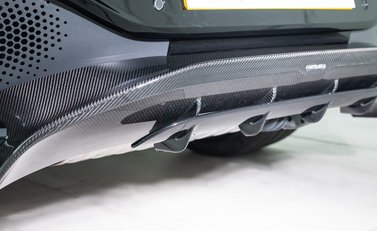 Aston Martin DBX 707 38