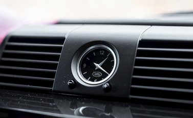 Land Rover Defender 90 Autobiography Edition 17