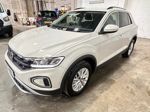 Volkswagen T-Roc LIFE TSI DSG 1