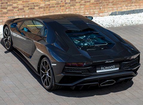 Lamborghini Aventador S LP740-4 14