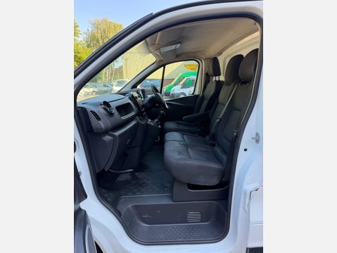 Vauxhall Vivaro 1.6 CDTi 2900 Sportive Panel Van 5dr Diesel Manual L2 H1 Euro 6 (120 ps) 37