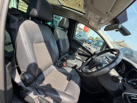 Ford B-Max TITANIUM X NAVIGATOR 10