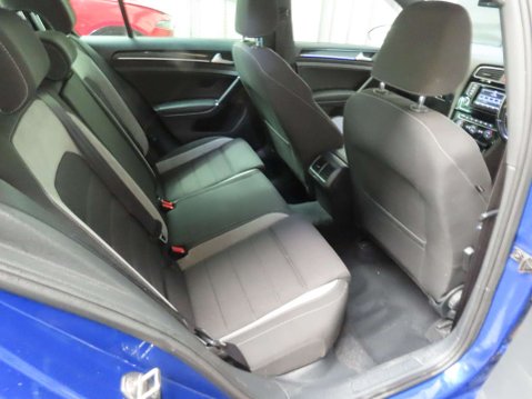 Volkswagen Golf 2.0 Golf R 4WD 5dr 9