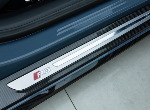 Audi R8 V10 PERFORMANCE CARBON BLACK 17