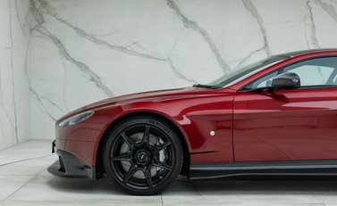 Aston Martin Vantage GT8 45