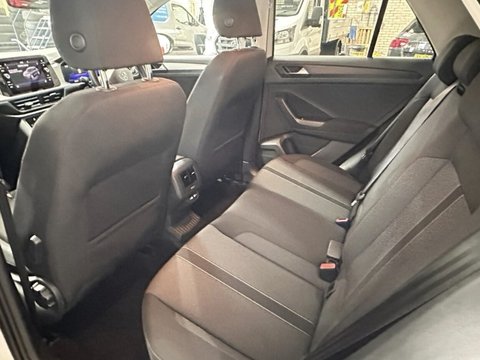 Volkswagen T-Roc LIFE TSI DSG 10
