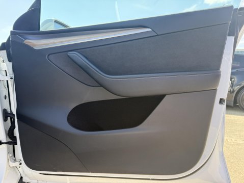 Tesla Model Y (Dual Motor) Long Range SUV 5dr Electric Auto 4WDE (384 bhp) 32